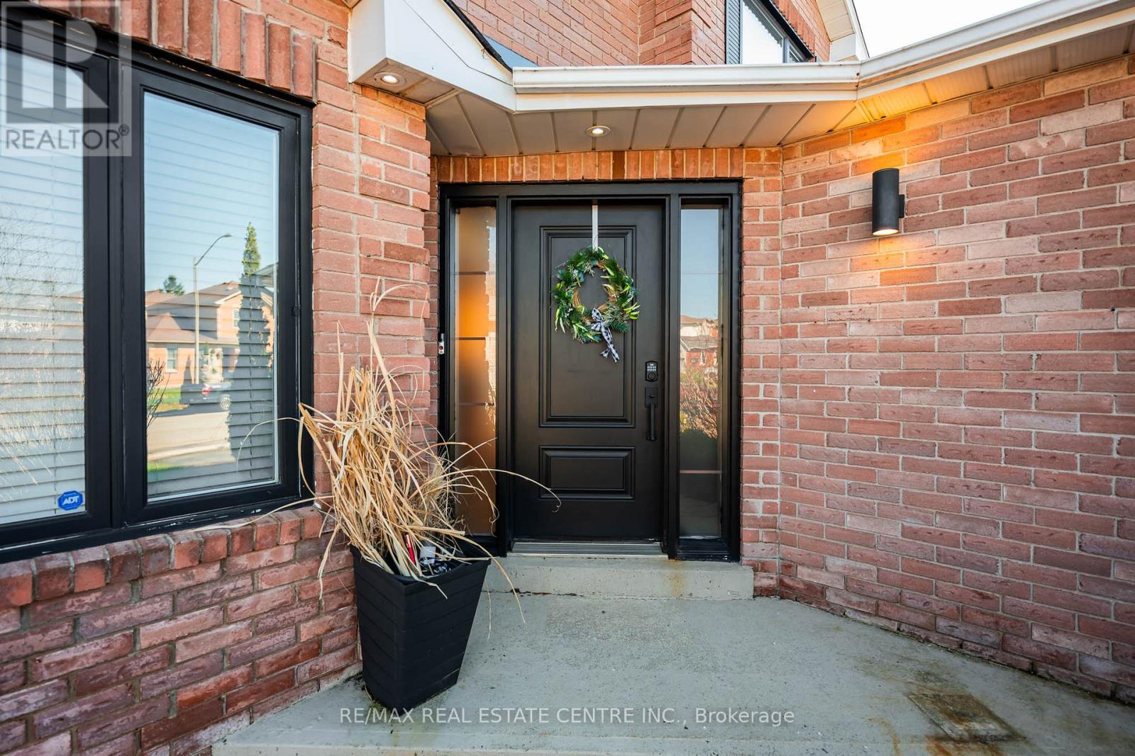 292 Lisa Marie Drive, Orangeville, Ontario  L9W 4P4 - Photo 3 - W13147506