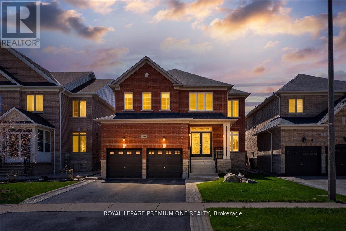 30 MONABELLE CRESCENT, Brampton, Ontario