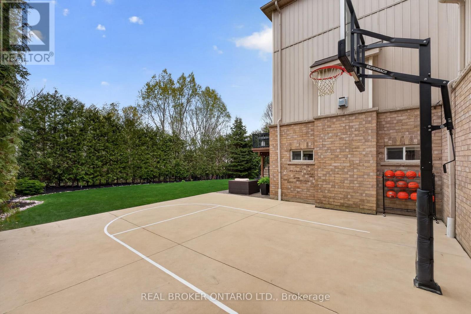 8 Gamble Street, Halton Hills, Ontario  L7G 0B7 - Photo 4 - W13147556