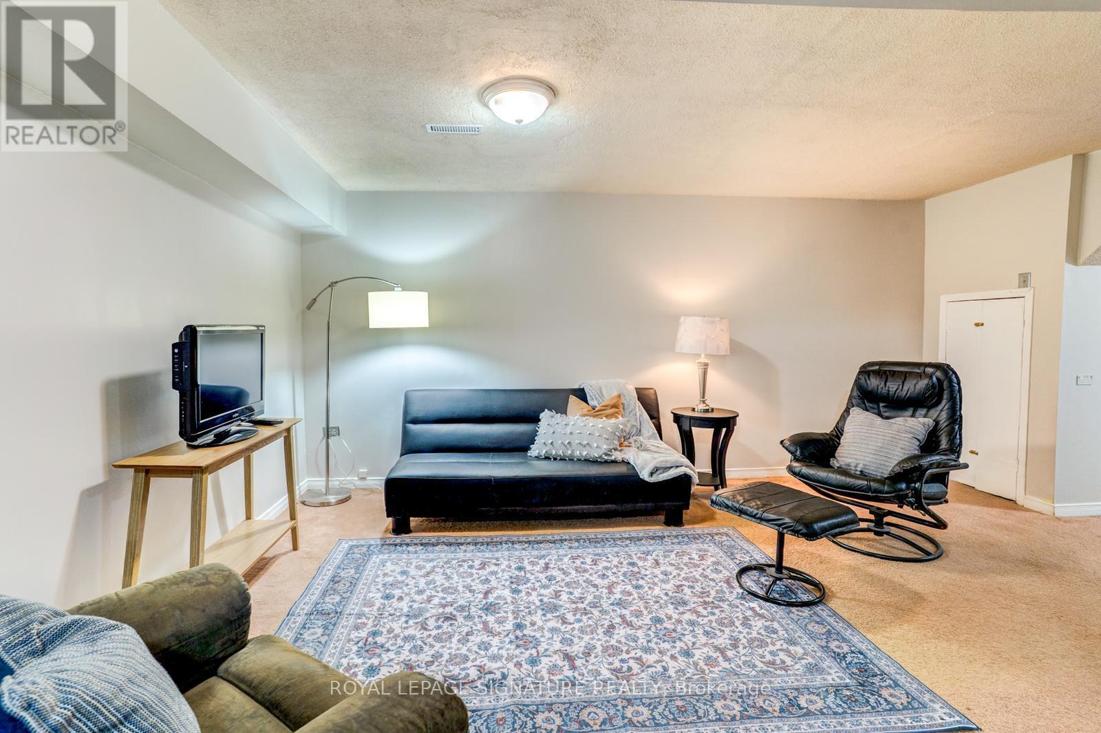 17 Mitchell Avenue, Brampton (Heart Lake West), Ontario  L6Z 1H2 - Photo 24 - W13147560
