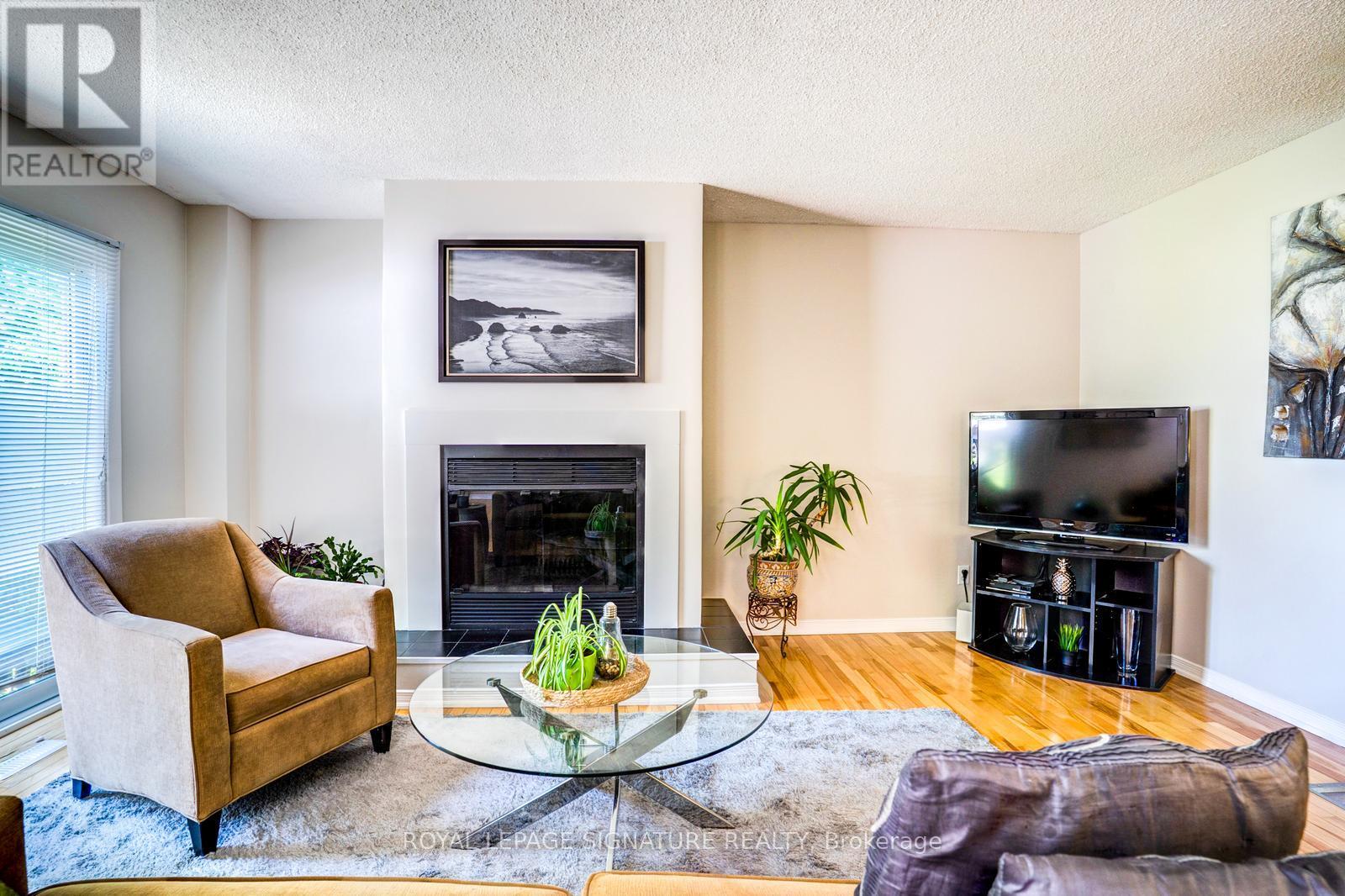 17 Mitchell Avenue, Brampton (Heart Lake West), Ontario  L6Z 1H2 - Photo 6 - W13147560