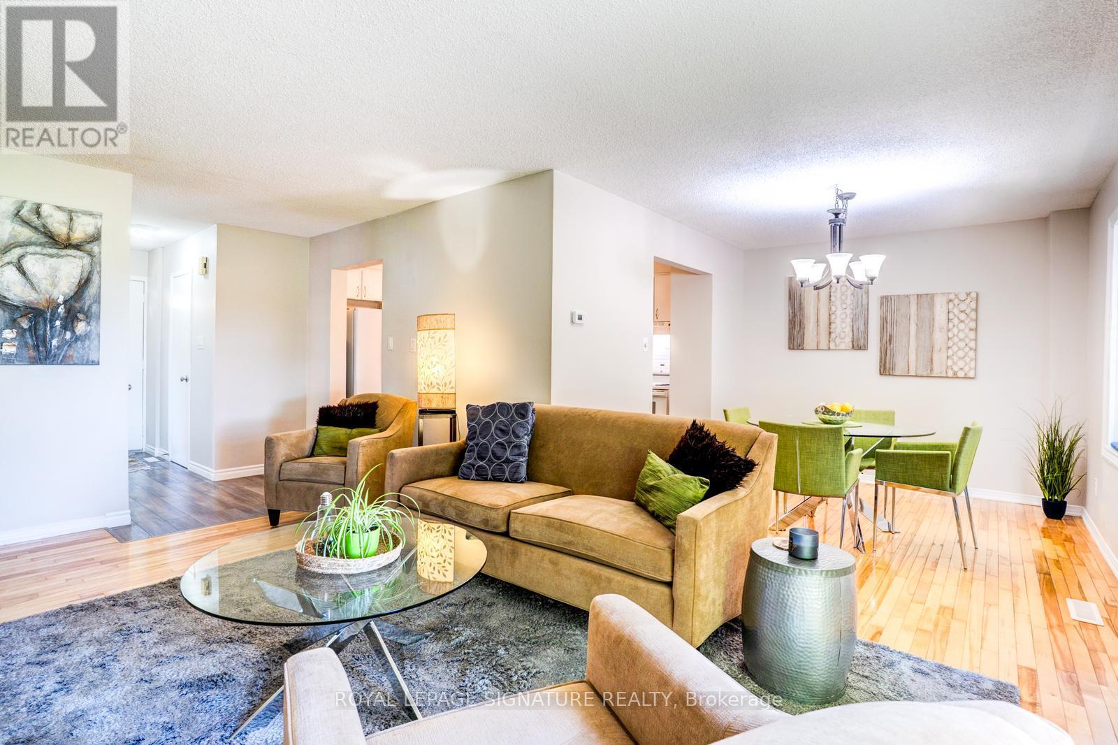 17 Mitchell Avenue, Brampton (Heart Lake West), Ontario  L6Z 1H2 - Photo 9 - W13147560