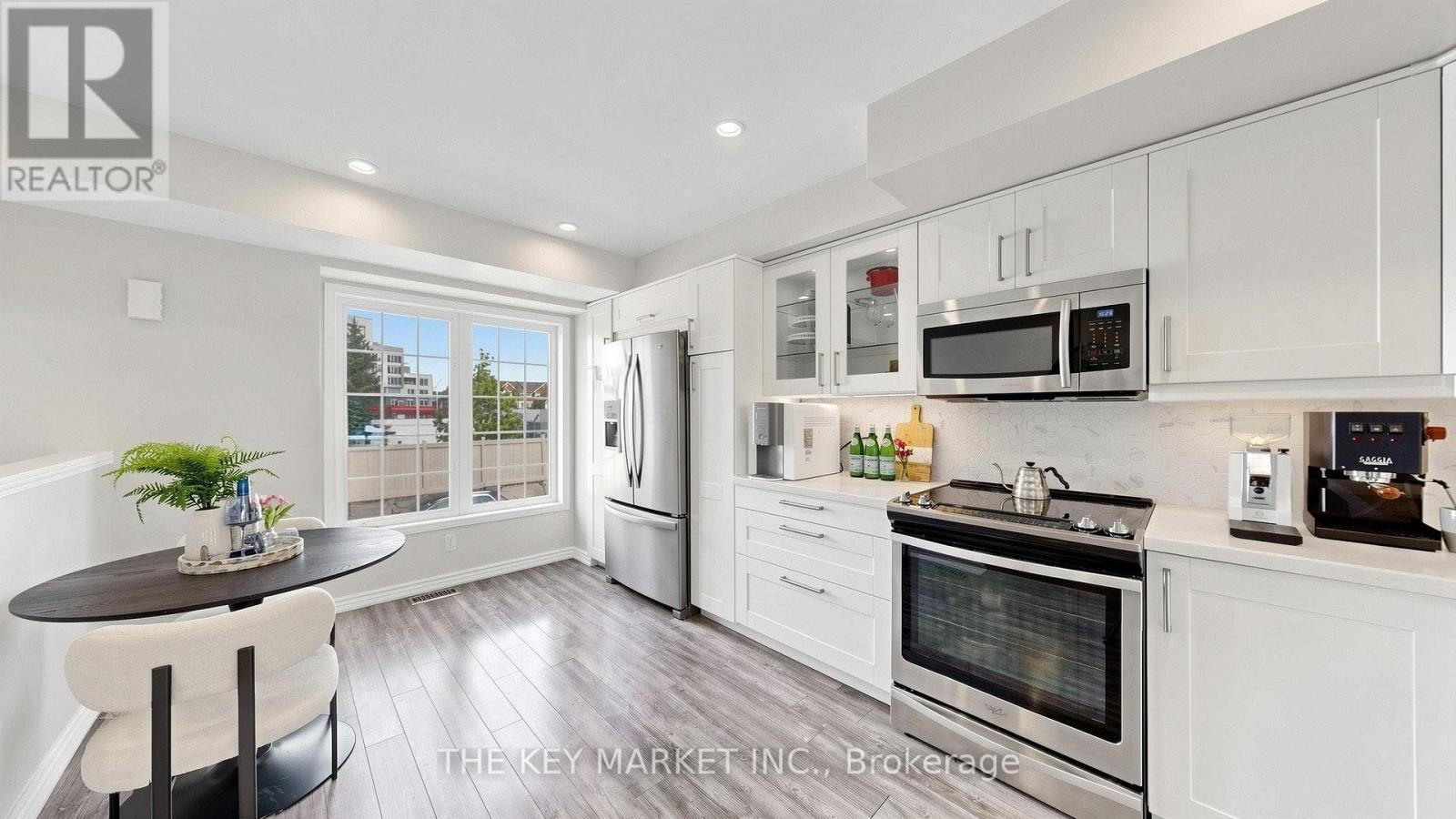 14 - 435 English Rose Lane, Oakville, Ontario  L6H 7S9 - Photo 4 - W13147572
