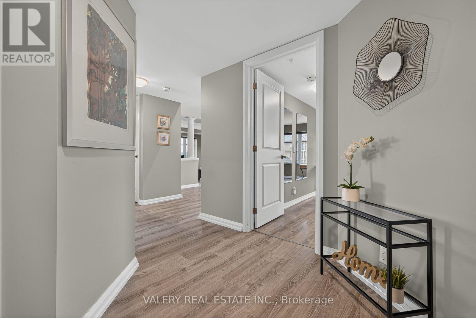 701 - 778 Laurelwood Drive, Waterloo, Ontario  N2V 0G3 - Photo 2 - X13147558