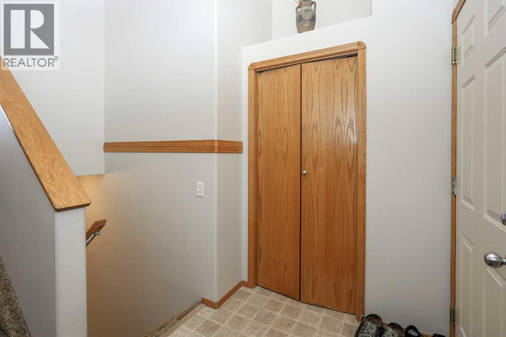 77 Duval Crescent, Red Deer, Alberta  T4R 2Y7 - Photo 3 - A2304752