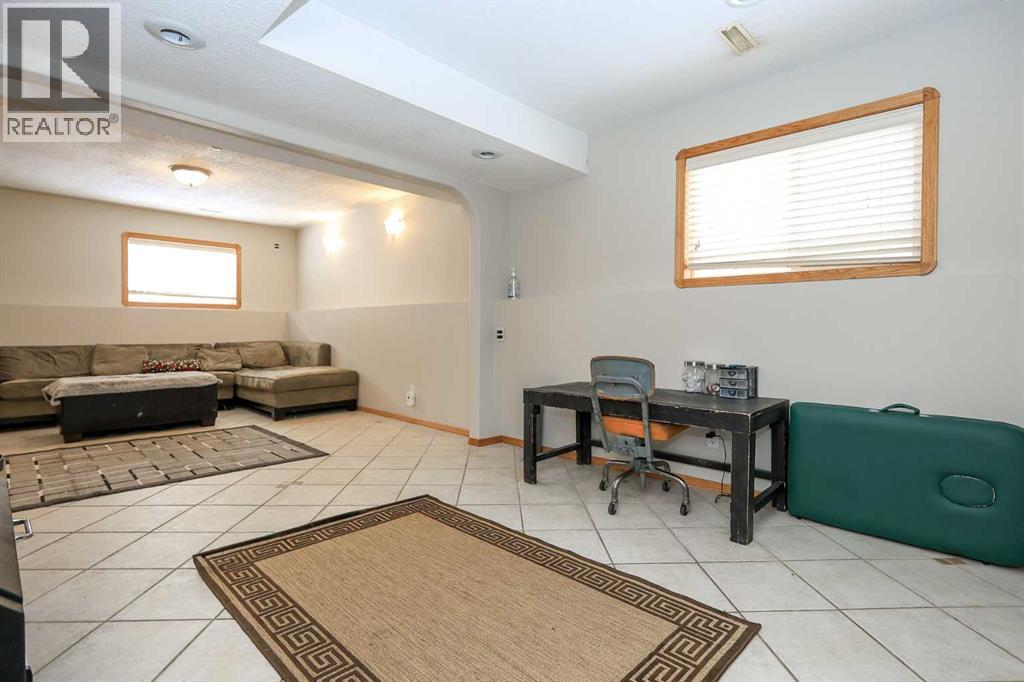 77 Duval Crescent, Red Deer, Alberta  T4R 2Y7 - Photo 33 - A2304752