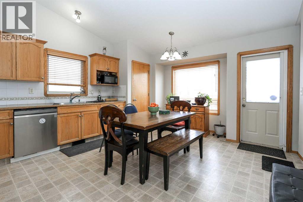 77 Duval Crescent, Red Deer, Alberta  T4R 2Y7 - Photo 11 - A2304752