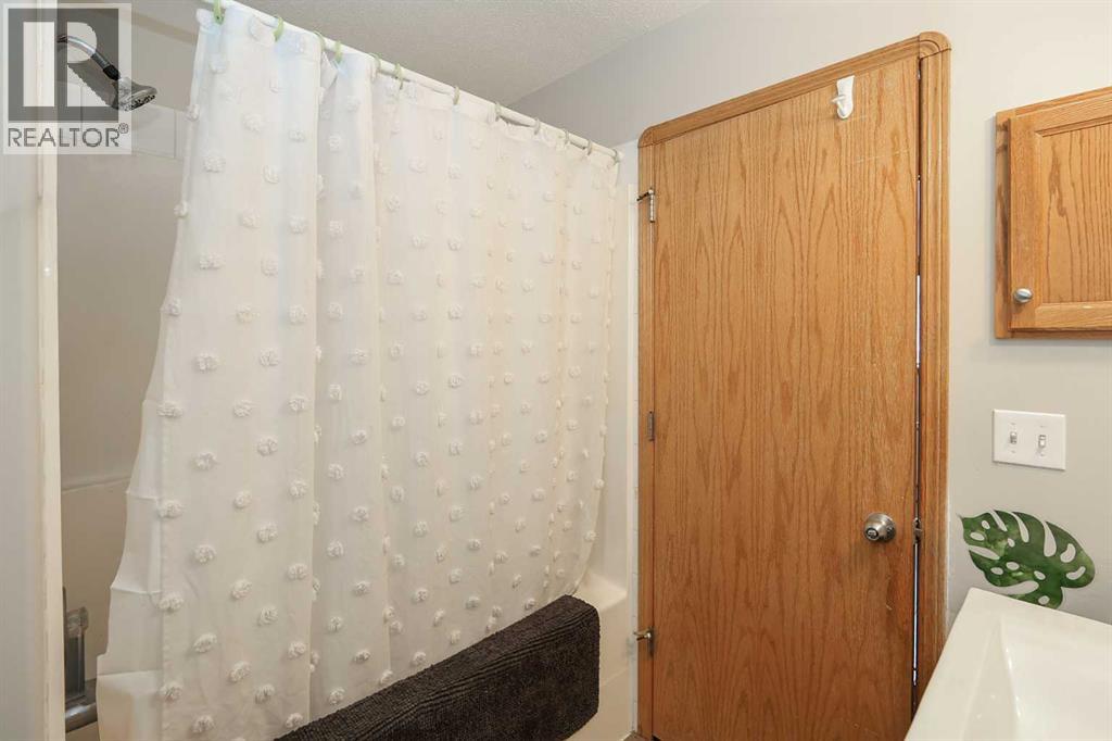 77 Duval Crescent, Red Deer, Alberta  T4R 2Y7 - Photo 27 - A2304752