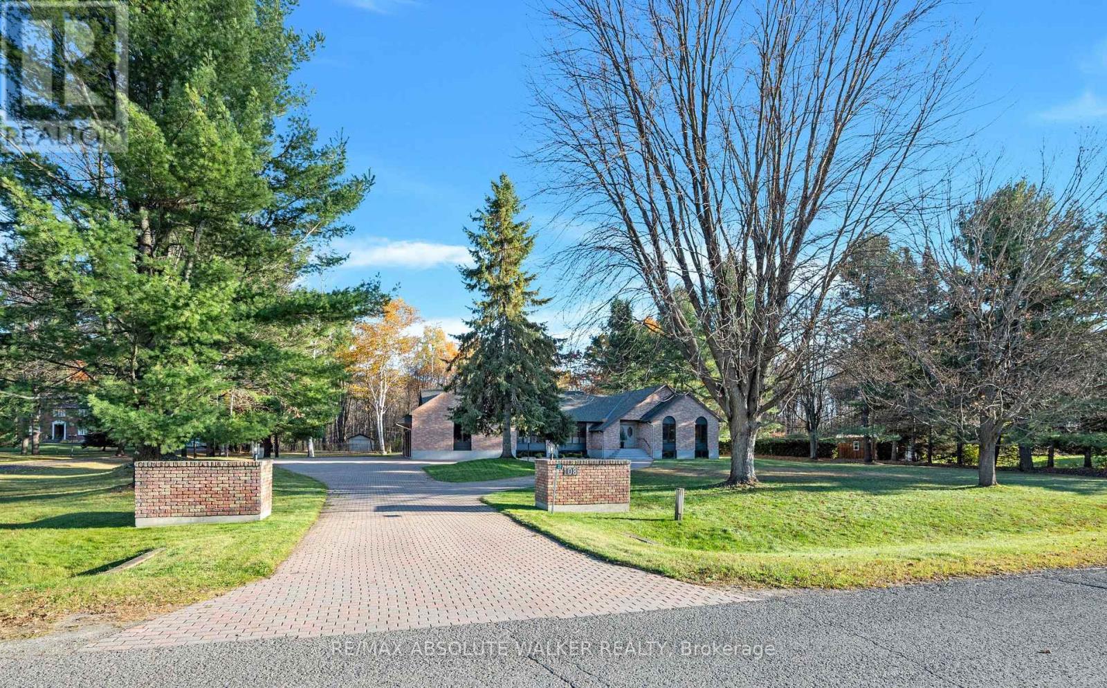 108 MARGARET ANNE DRIVE, Ottawa, Ontario