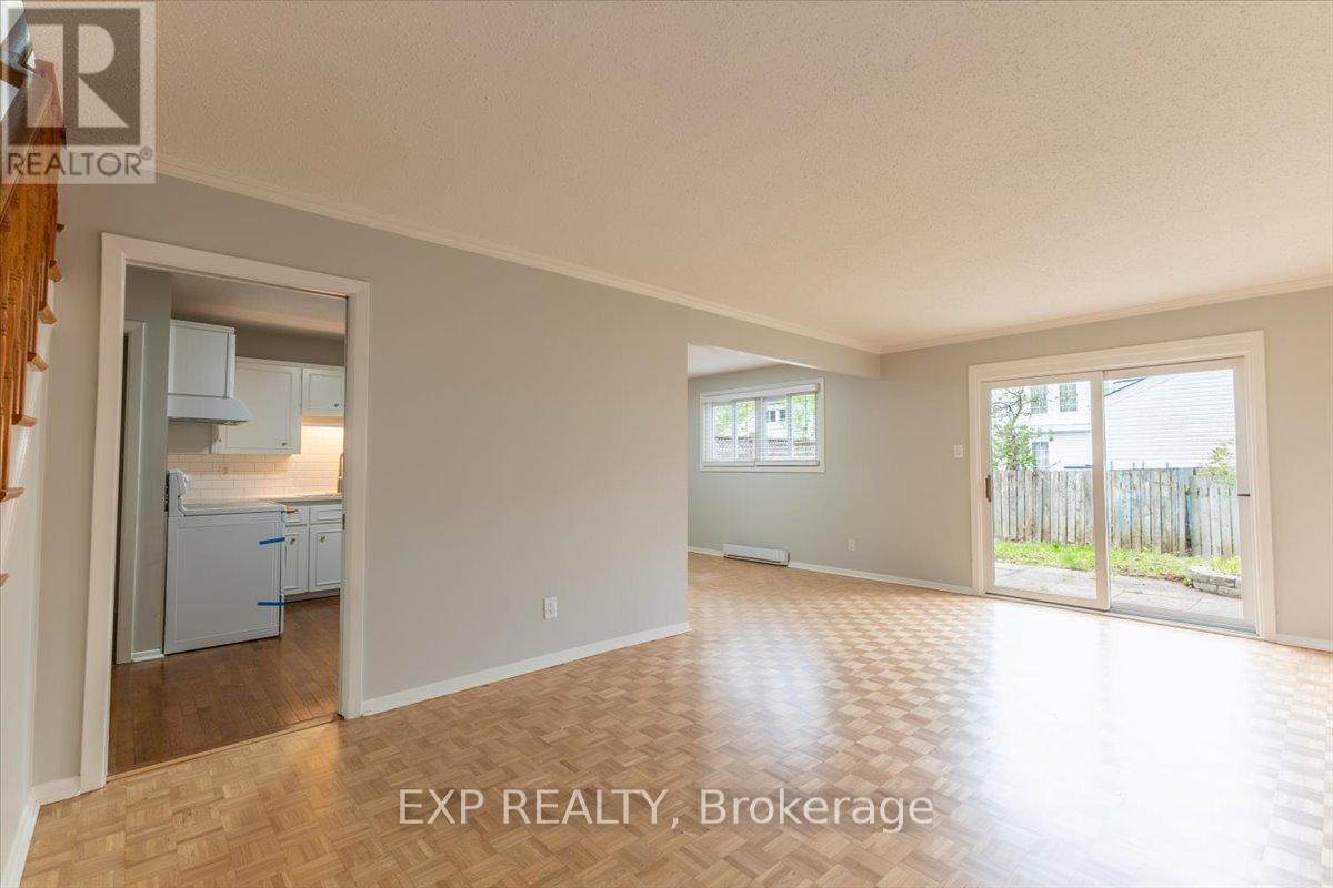 15 Jansen Road, Ottawa, Ontario  K2H 5W6 - Photo 5 - X13146778