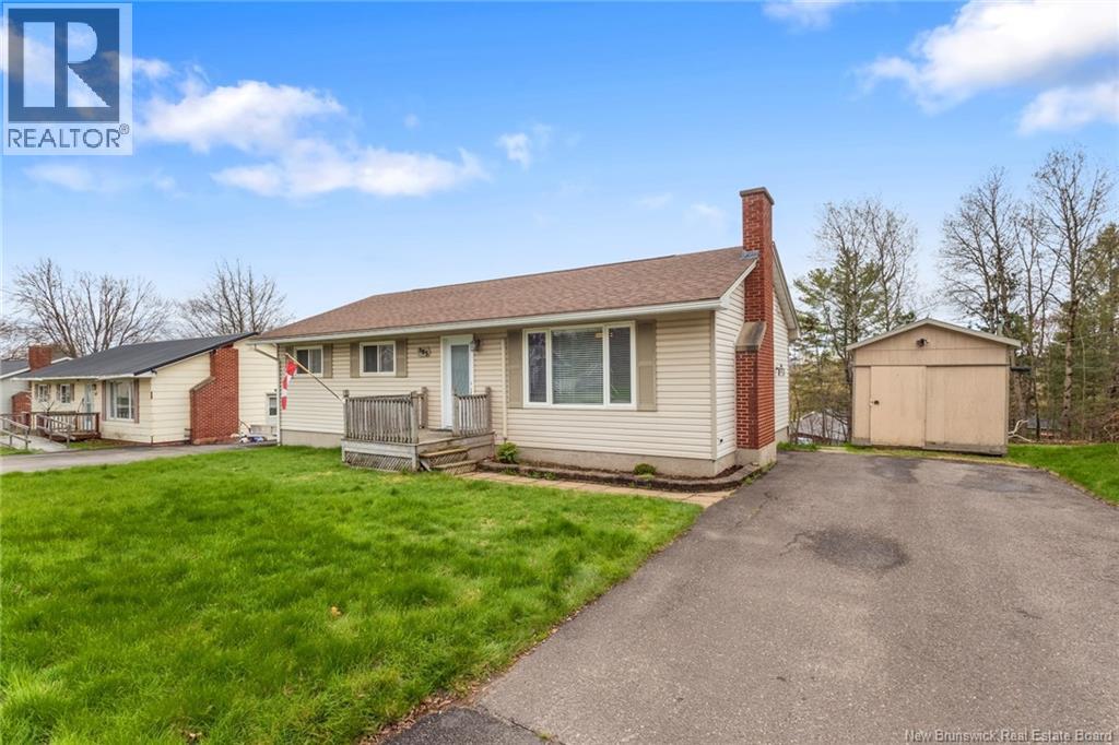 305 Maple Street, Fredericton, New Brunswick  E3A 3R3 - Photo 2 - NB139096