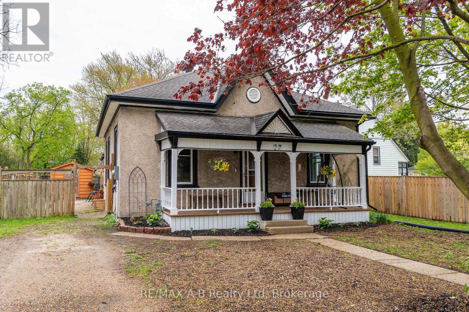 27 Home Street, Stratford, Ontario  N5A 1Z8 - Photo 2 - X13147604