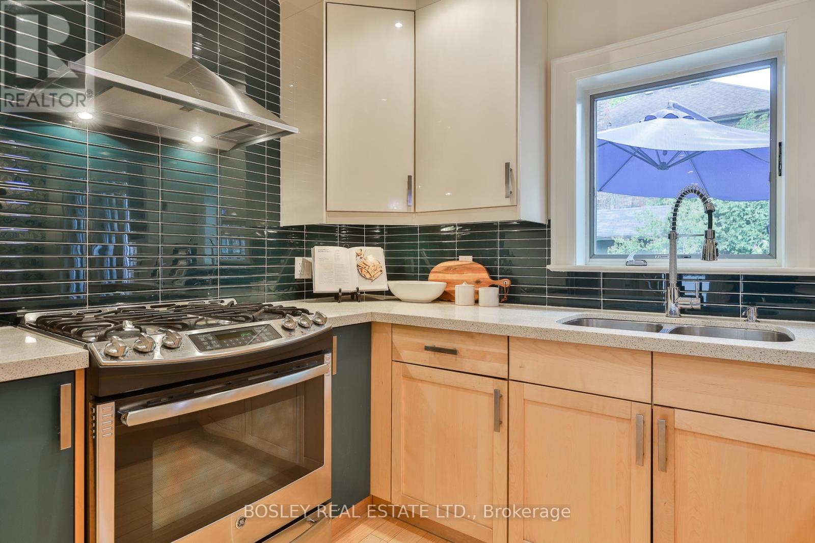 164 Hanna Road, Toronto, Ontario  M4G 3N8 - Photo 14 - C13147644