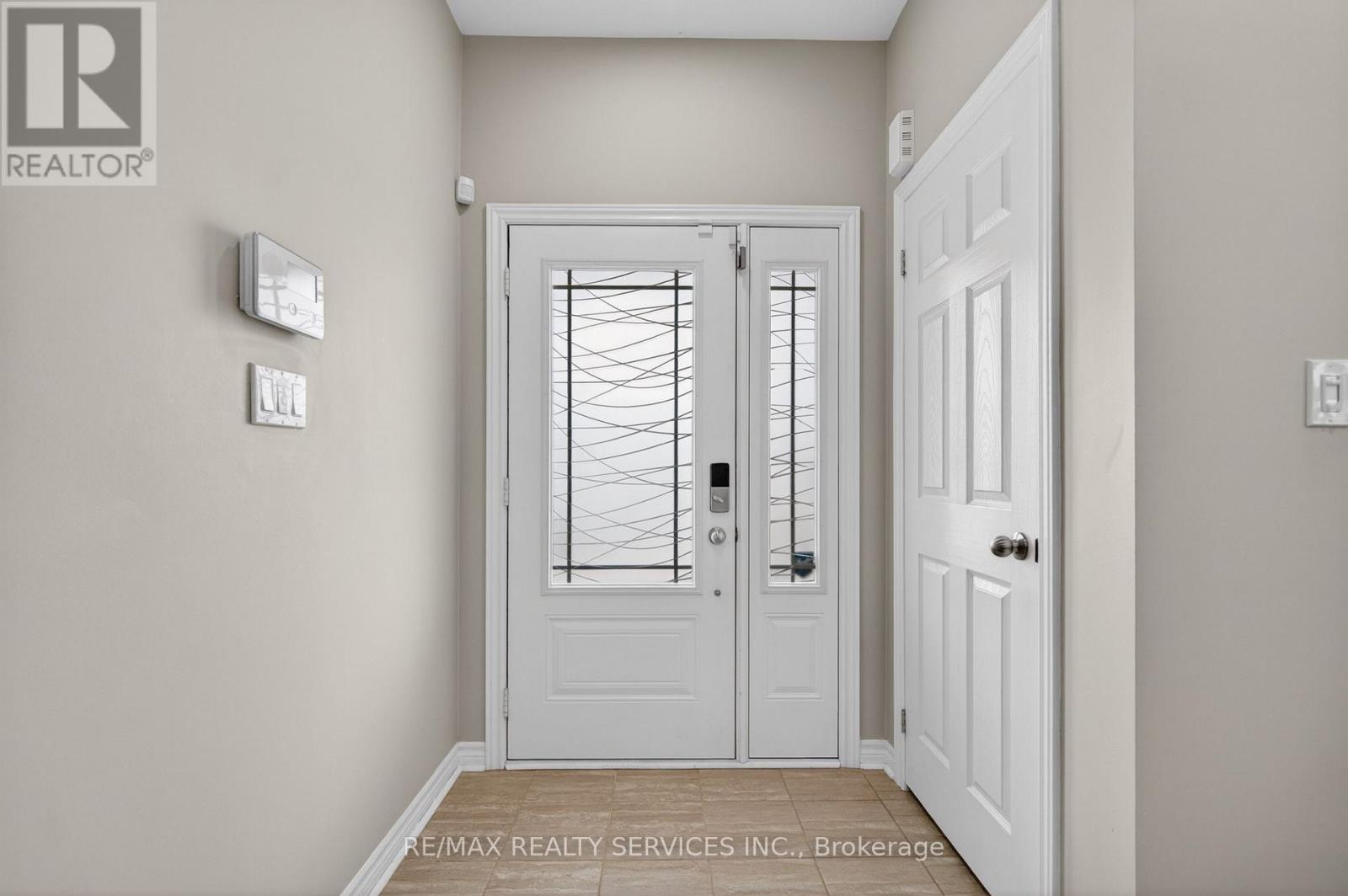69 Mantz Crescent, Whitby, Ontario L1R 0L2 - Photo 11 - E13147662