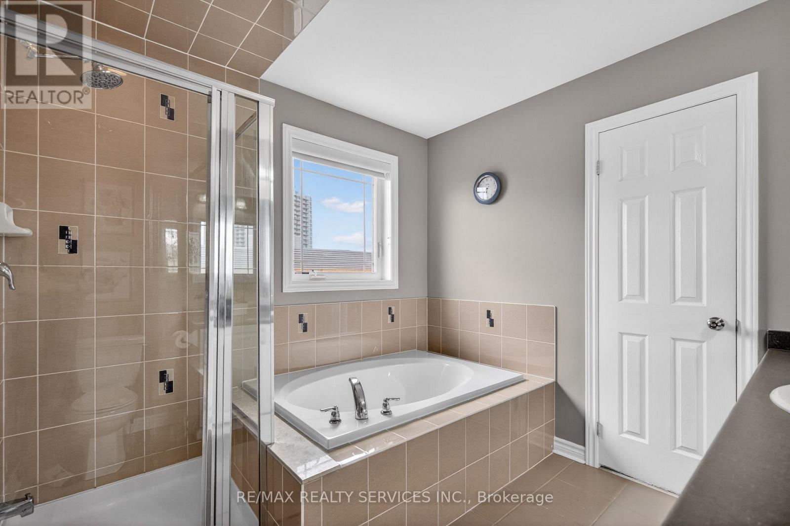 69 Mantz Crescent, Whitby, Ontario L1R 0L2 - Photo 28 - E13147662