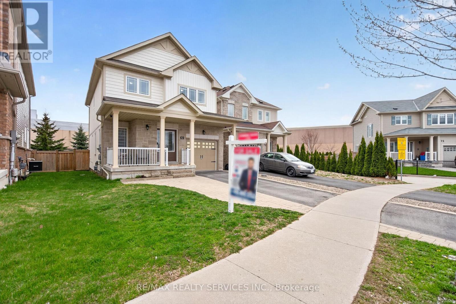 69 Mantz Crescent, Whitby, Ontario L1R 0L2 - Photo 4 - E13147662