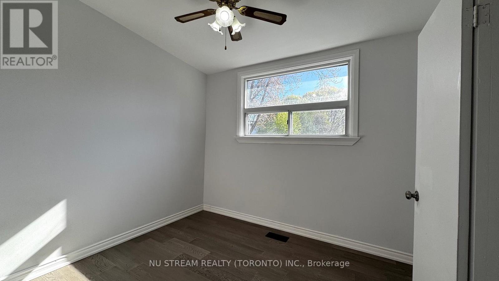 261 Essex Avenue, Richmond Hill, Ontario  L4C 2C3 - Photo 11 - N13147622