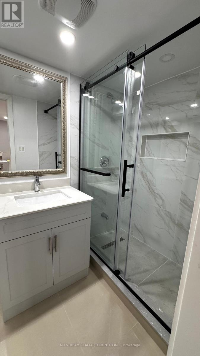 261 Essex Avenue, Richmond Hill, Ontario  L4C 2C3 - Photo 15 - N13147622