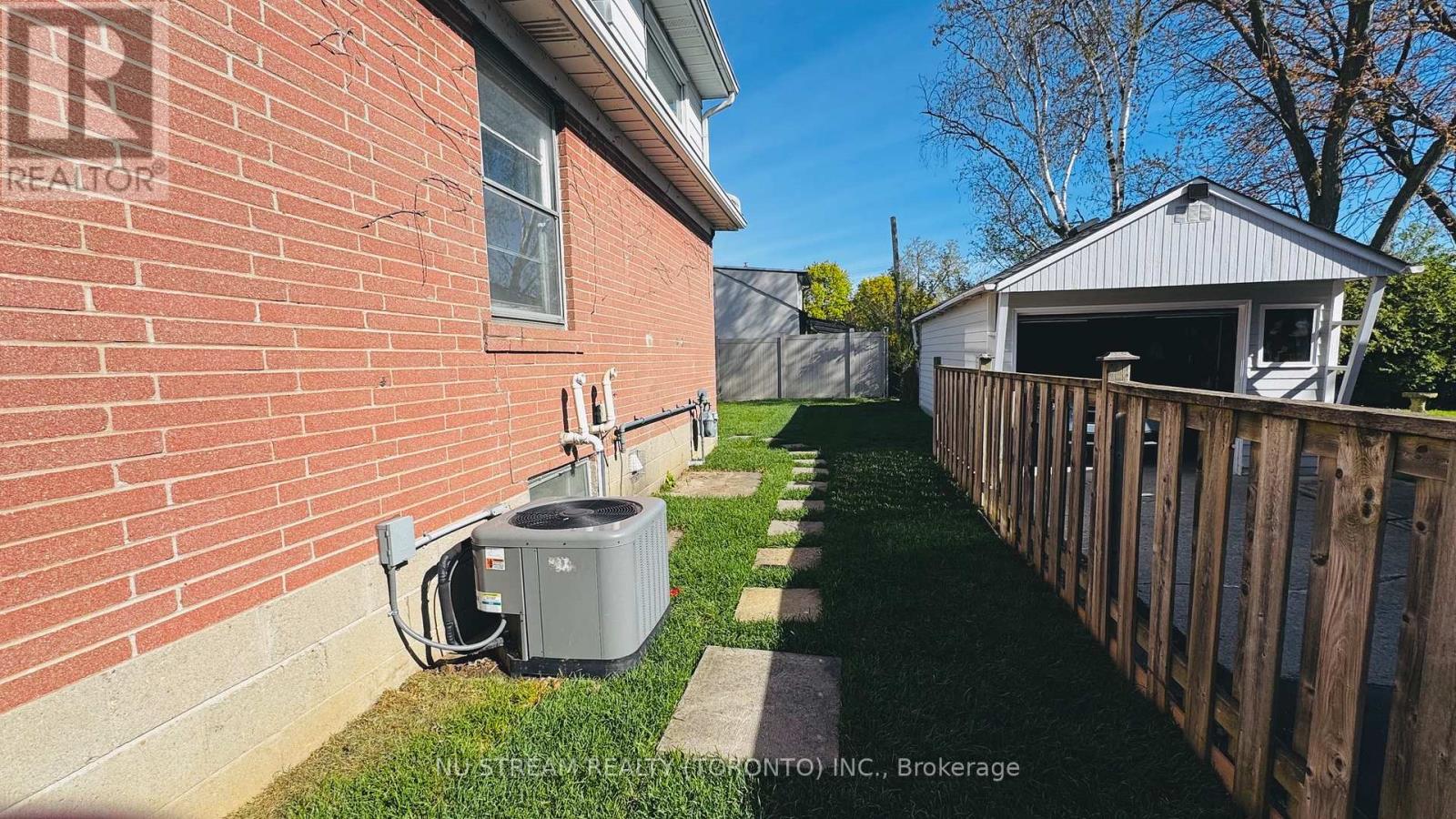 261 Essex Avenue, Richmond Hill, Ontario  L4C 2C3 - Photo 21 - N13147622