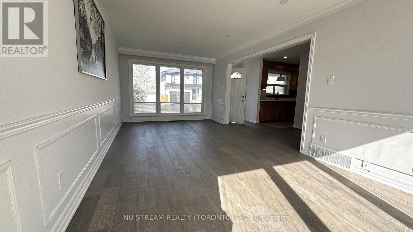 261 Essex Avenue, Richmond Hill, Ontario  L4C 2C3 - Photo 4 - N13147622