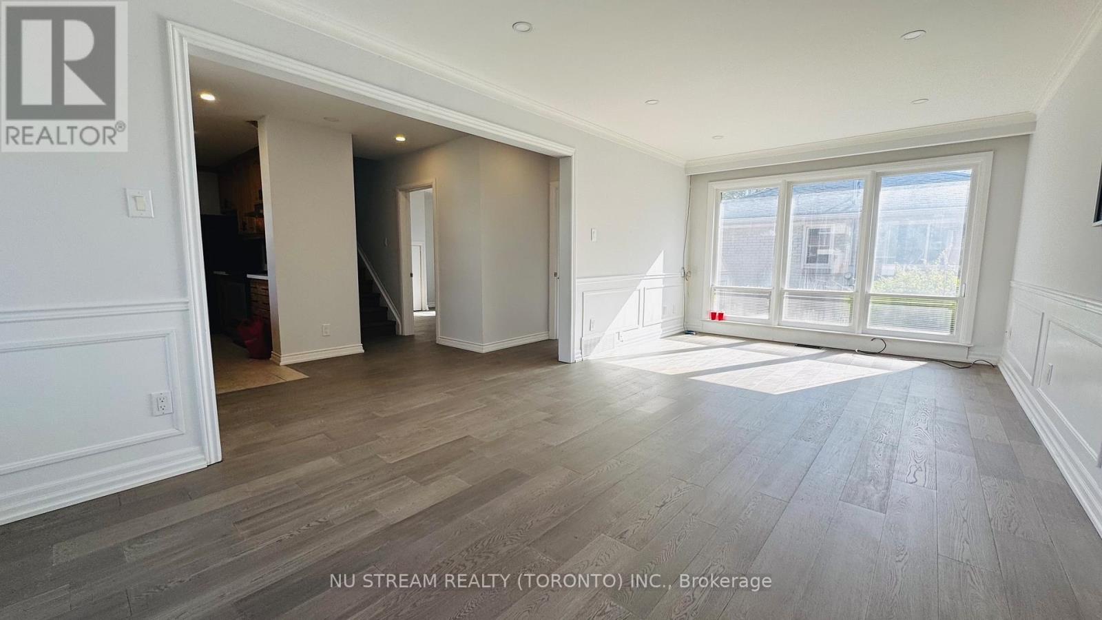 261 Essex Avenue, Richmond Hill, Ontario  L4C 2C3 - Photo 6 - N13147622