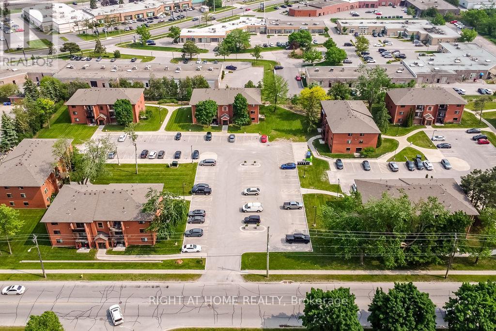 B6 - 179 Edgehill Drive, Barrie, Ontario  L4N 1L9 - Photo 2 - S13147654