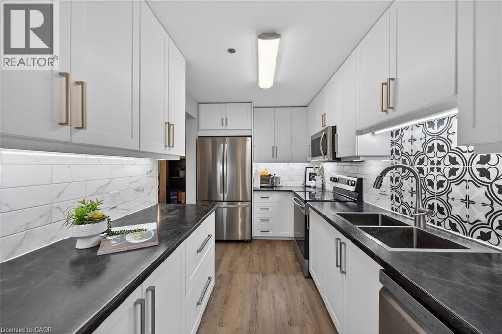 6 NIAGARA Street Unit# 208, Grimsby, Ontario