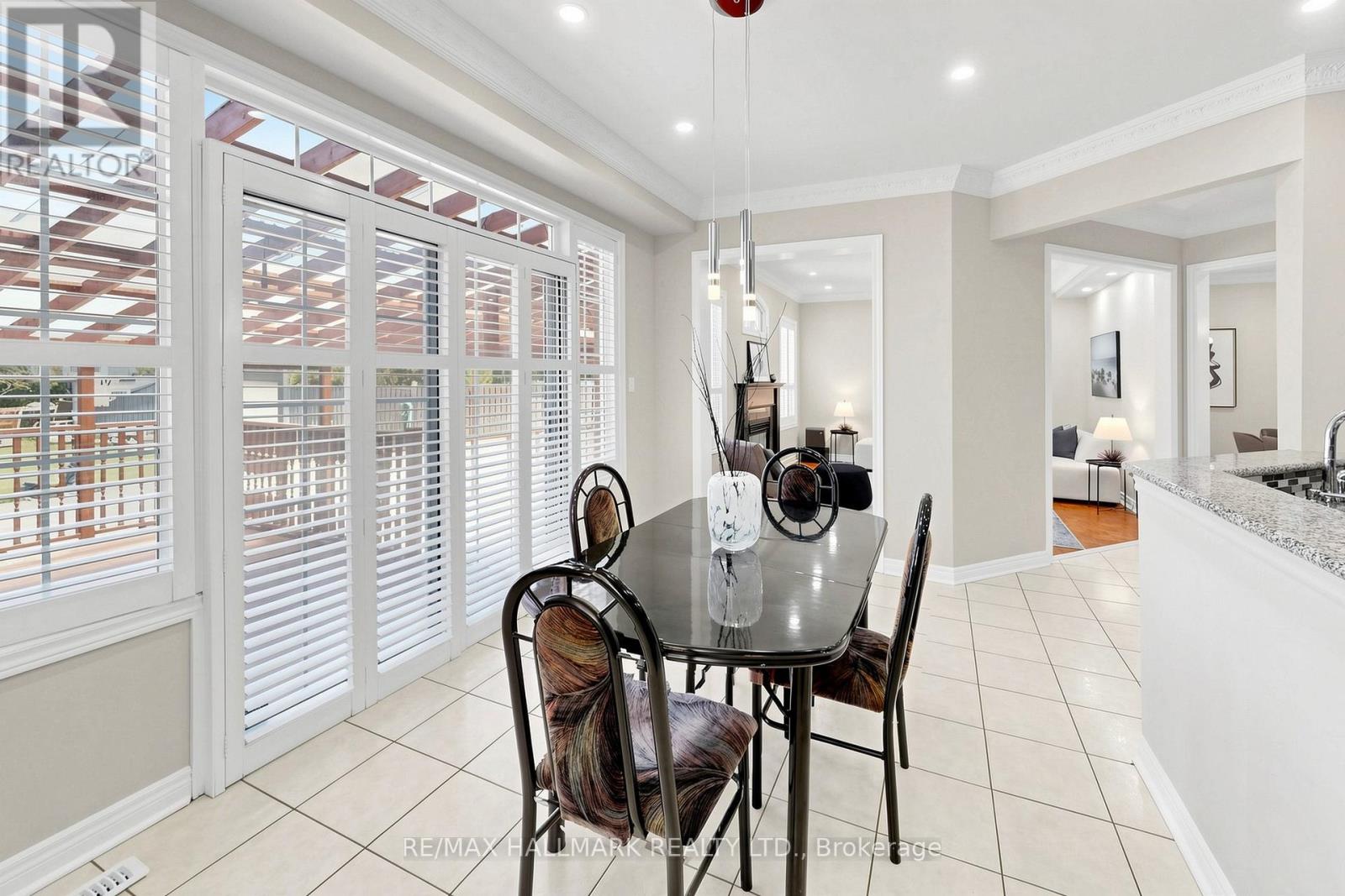6611 Spinnaker Circle, Mississauga, Ontario  L5W 1R2 - Photo 11 - W13147634