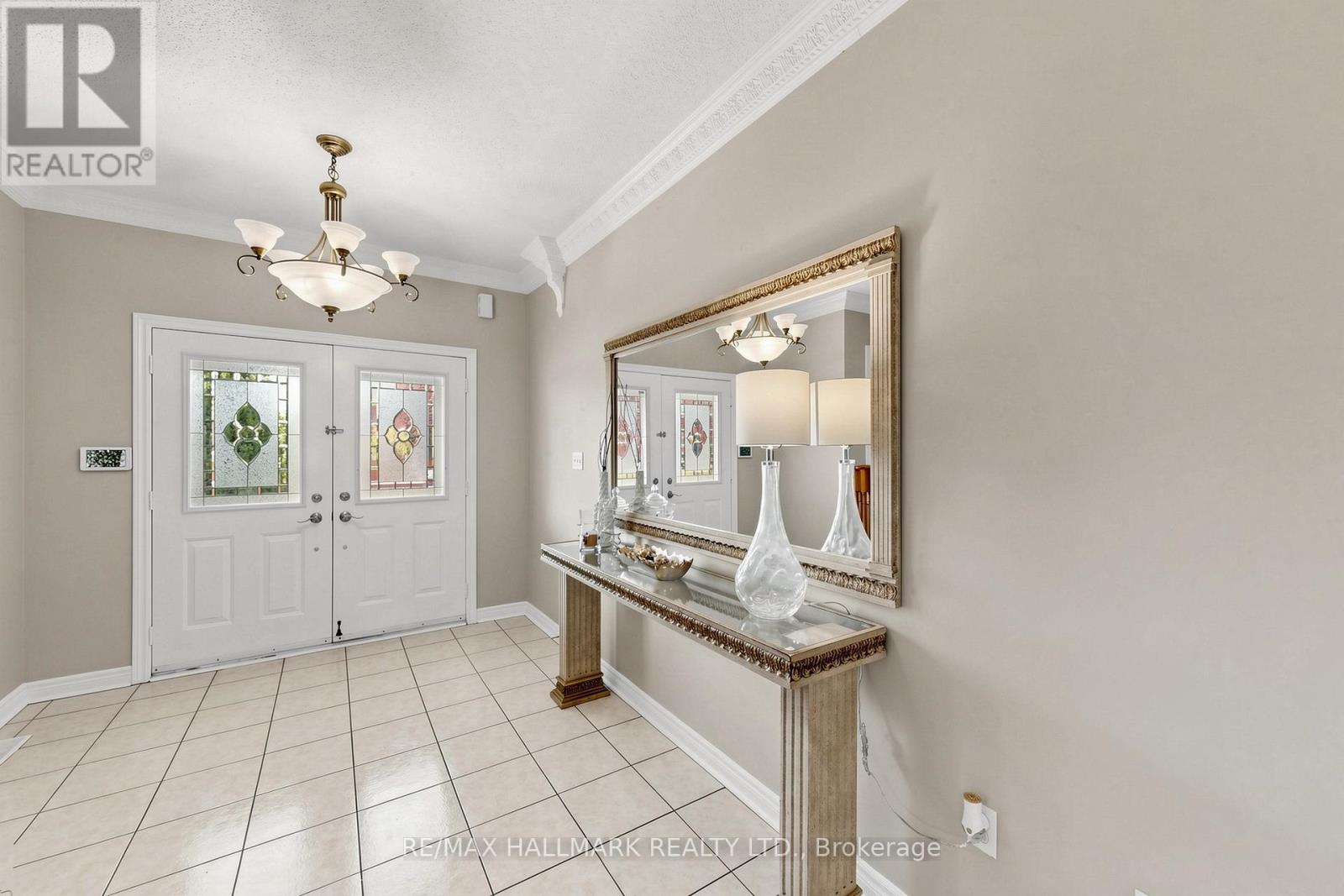 6611 Spinnaker Circle, Mississauga, Ontario  L5W 1R2 - Photo 3 - W13147634