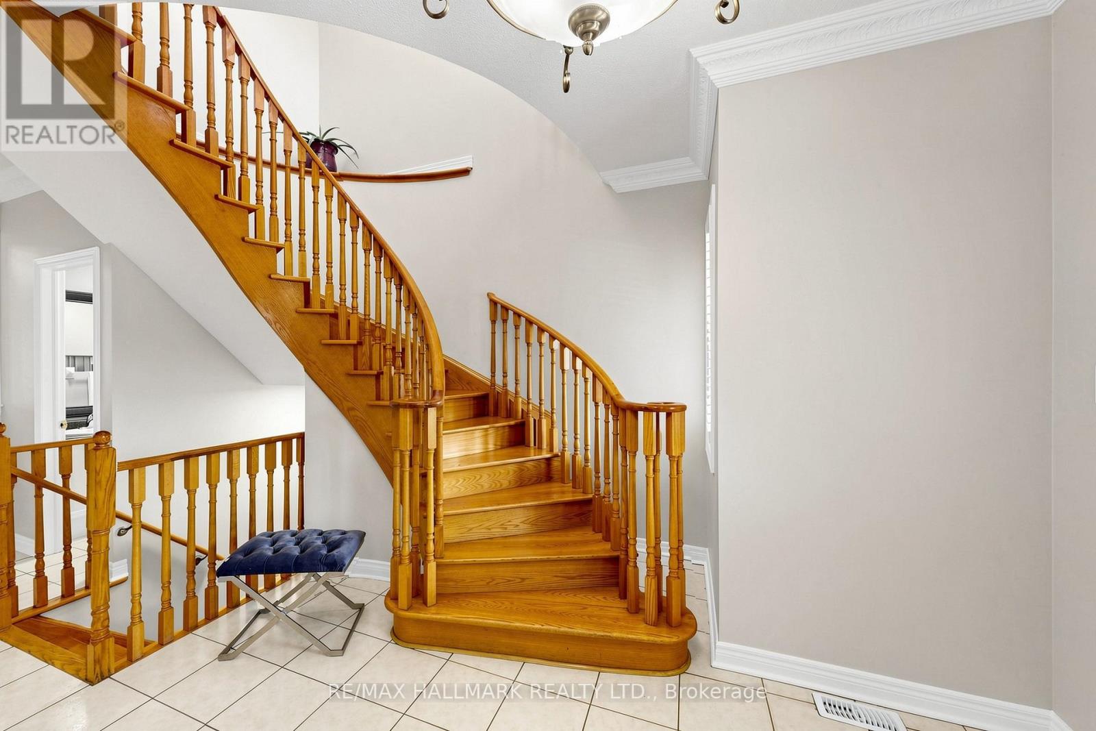 6611 Spinnaker Circle, Mississauga, Ontario  L5W 1R2 - Photo 7 - W13147634