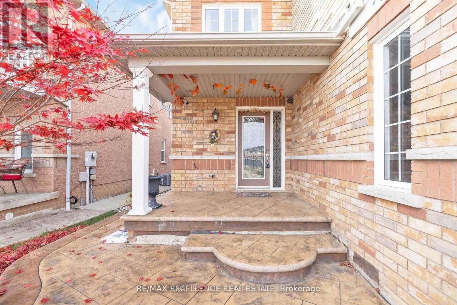 34 Snowberry Crescent S, Halton Hills, Ontario L7G 6M4 - Photo 2 - W13147650