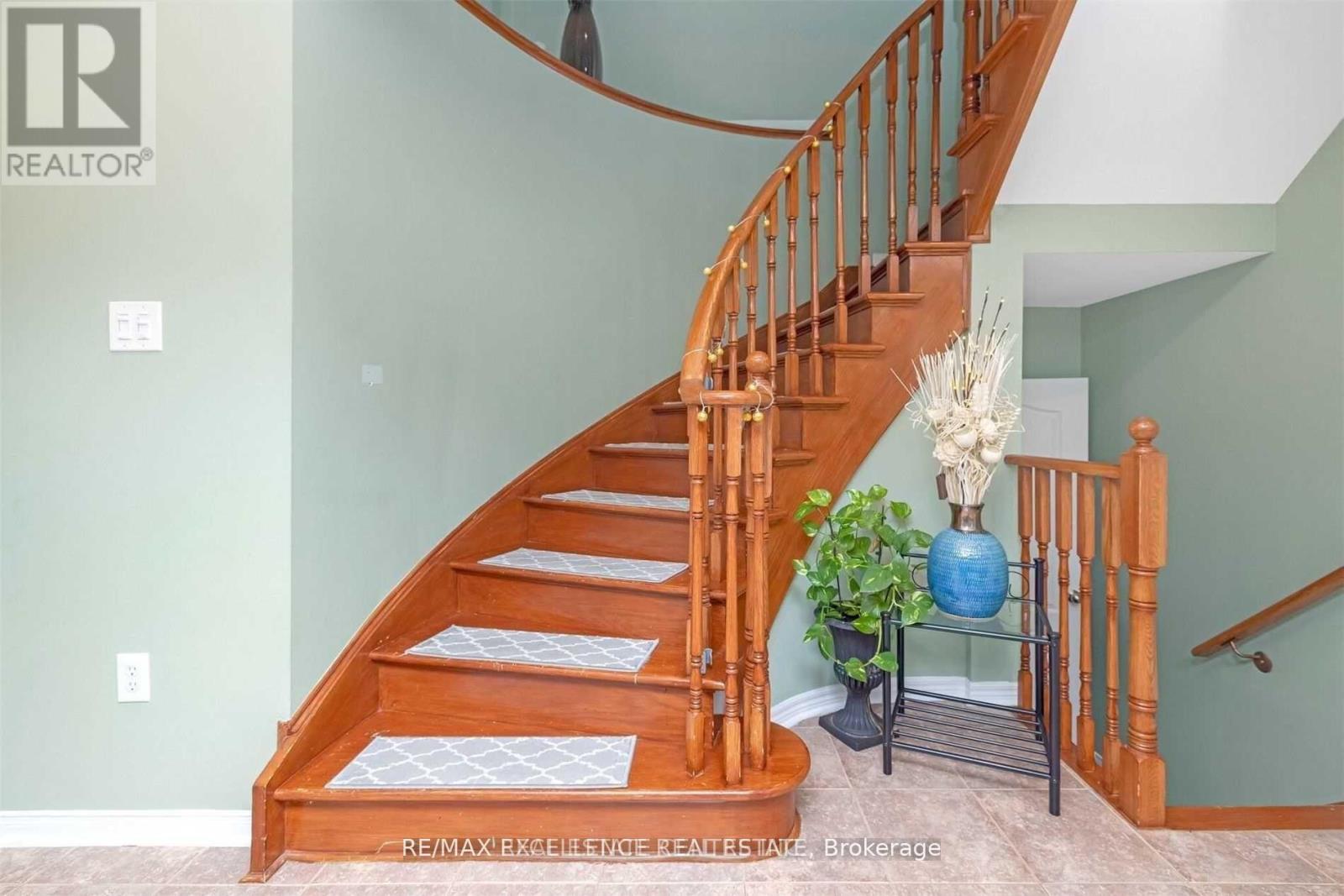 34 Snowberry Crescent S, Halton Hills, Ontario L7G 6M4 - Photo 4 - W13147650