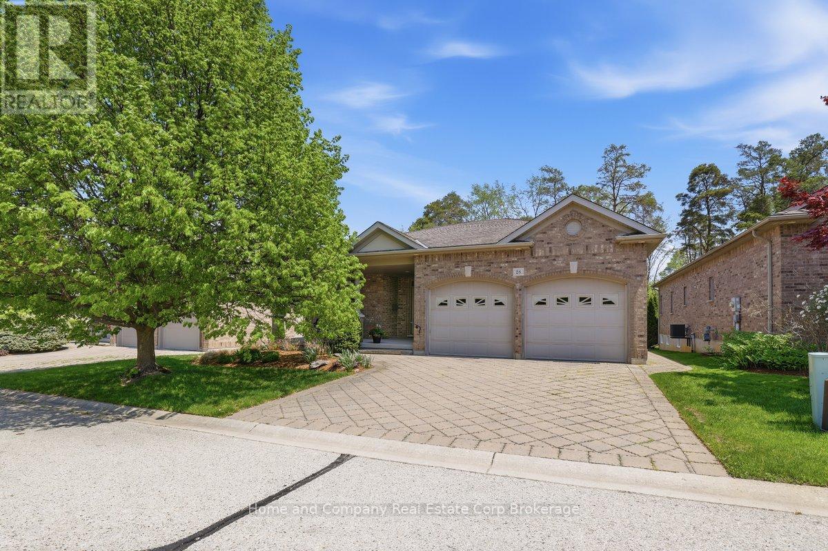 28 NORTH POINTE DRIVE, Stratford, Ontario