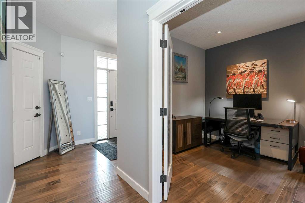 146 Sutherland Close, Red Deer, Alberta  T4R 0L5 - Photo 3 - A2312669