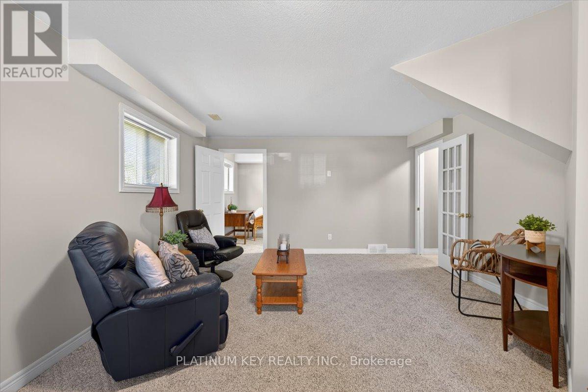 519 Darcy Drive, Strathroy-Caradoc (Ne), Ontario  N7G 4L1 - Photo 18 - X13147746