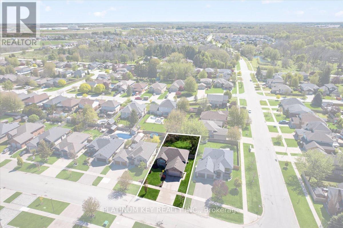 519 Darcy Drive, Strathroy-Caradoc (Ne), Ontario  N7G 4L1 - Photo 25 - X13147746