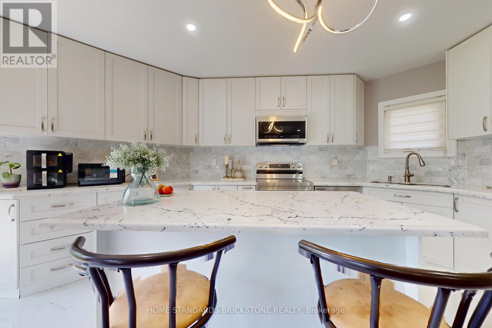 65 Springer Drive S, Richmond Hill, Ontario  L4C 0G3 - Photo 23 - N13138082