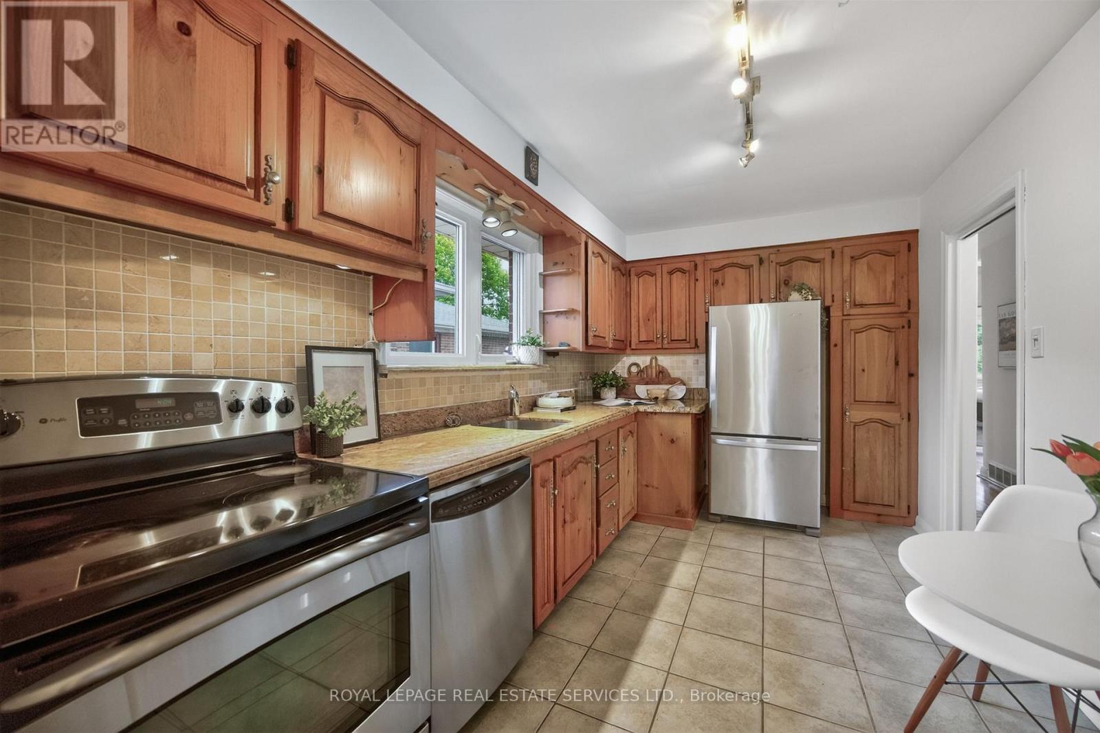 49 Stevenharris Drive, Toronto, Ontario M9C 1V2 - Photo 11 - W13141912