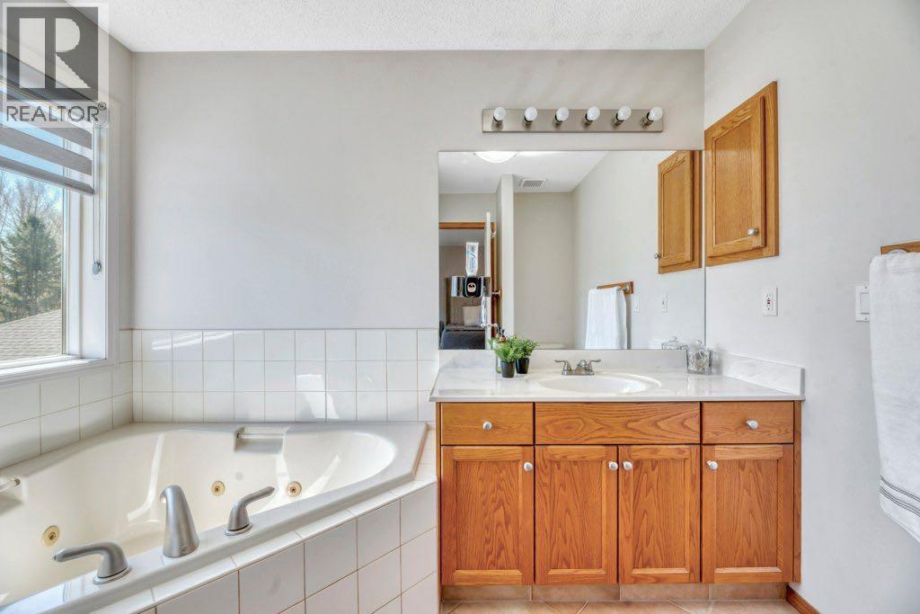712 East Chestermere Drive, Chestermere, Alberta  T1X 1A5 - Photo 33 - A2309919
