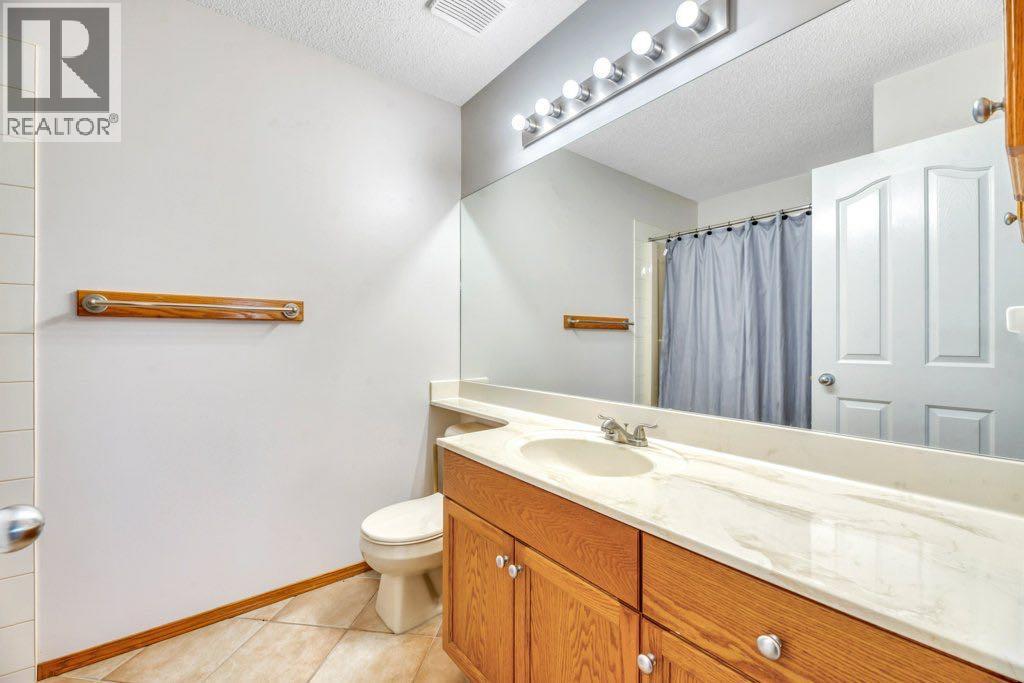 712 East Chestermere Drive, Chestermere, Alberta  T1X 1A5 - Photo 38 - A2309919