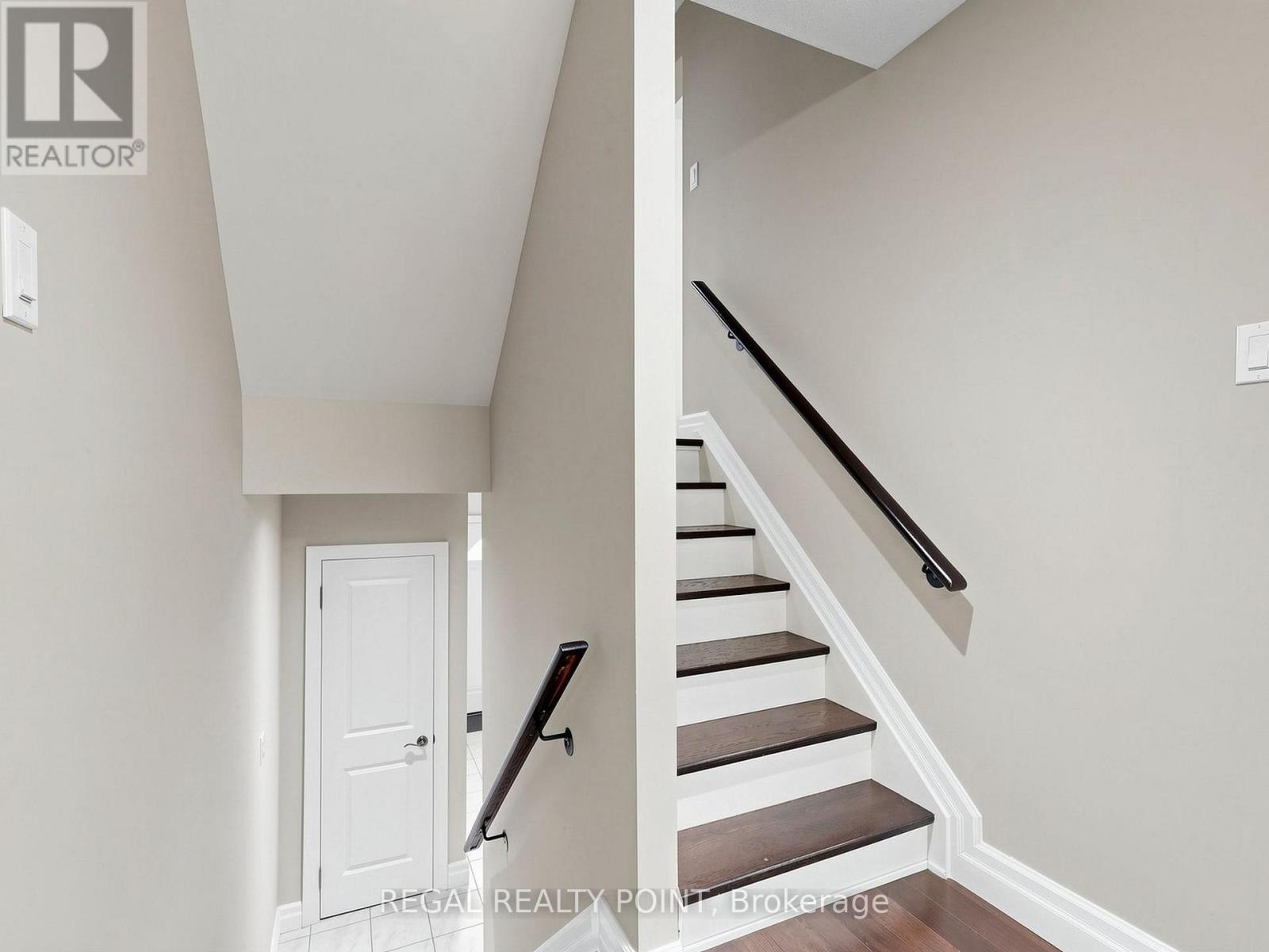 116 Loganberry Crescent, Toronto, Ontario  M2H 3H1 - Photo 3 - C13147372