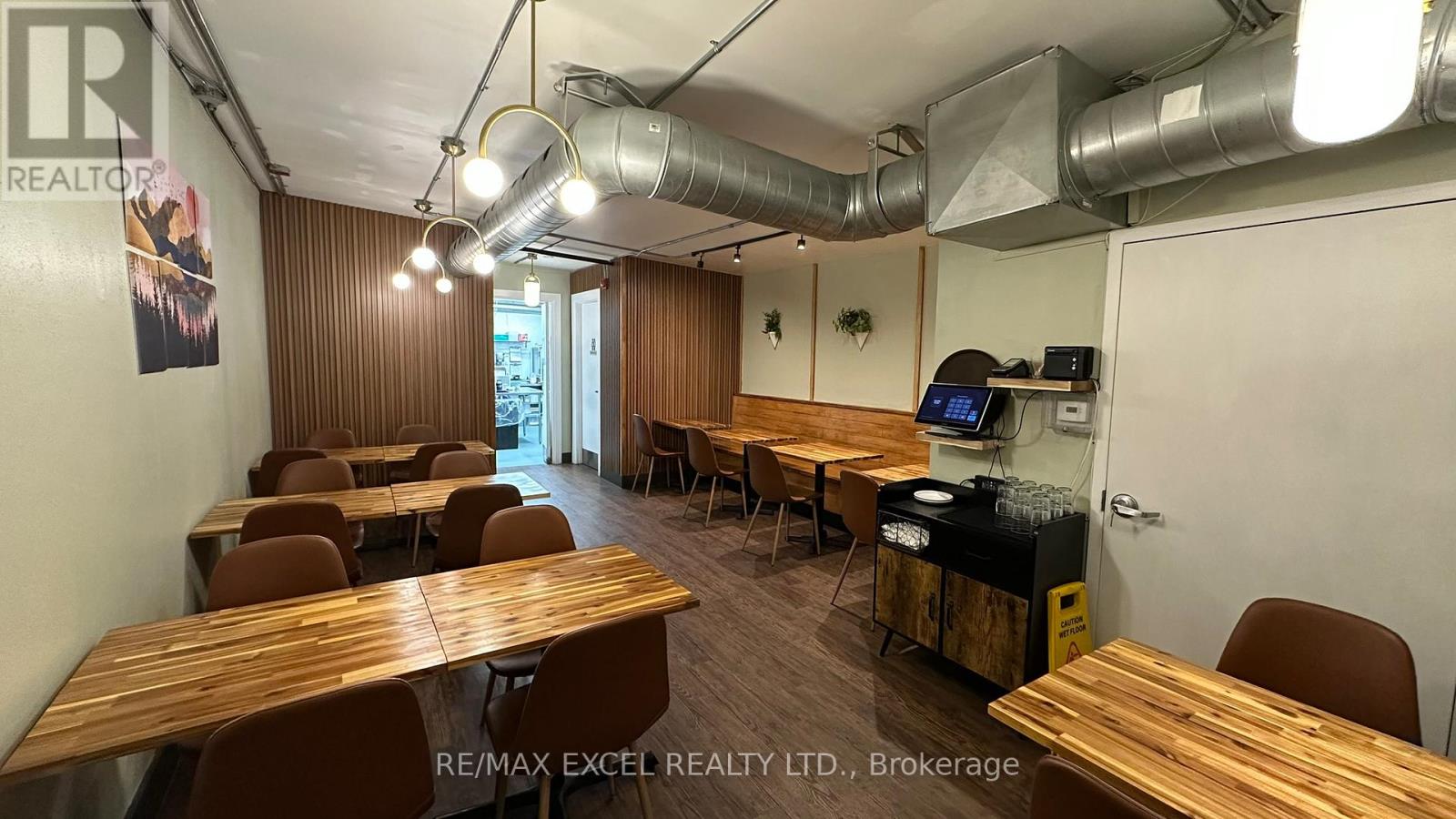1060 Gerrard Street E, Toronto, Ontario M4M 1Z8 - Photo 5 - E13147710