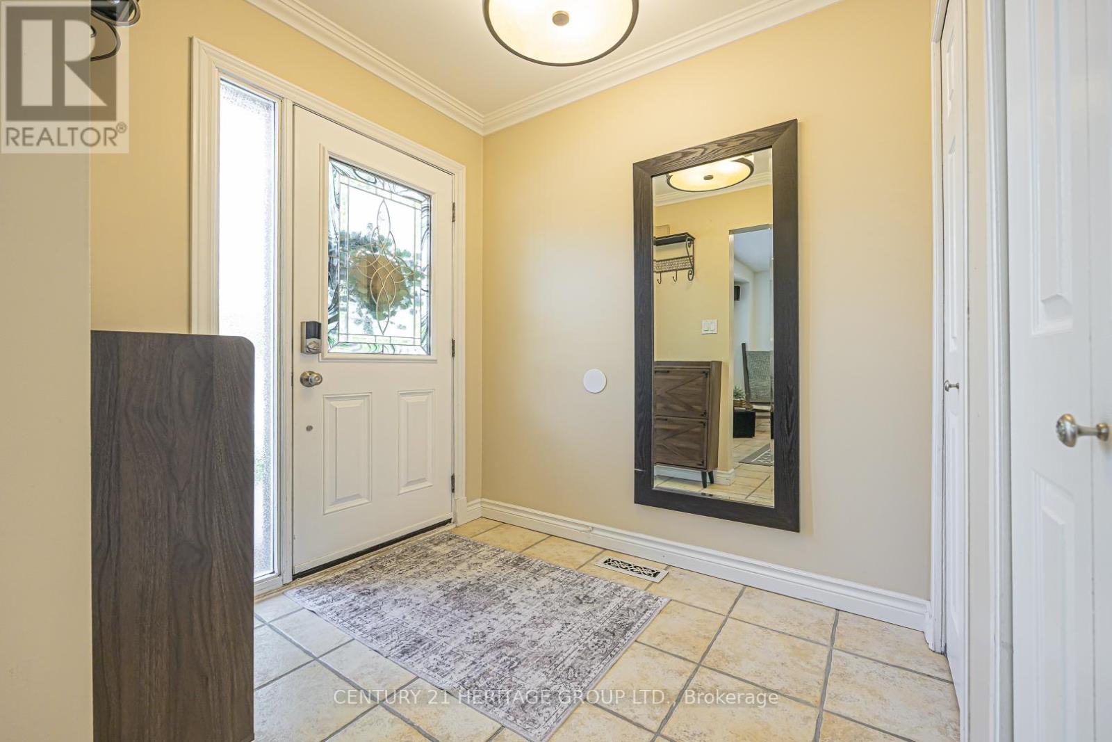 279 Rockway Court, Newmarket, Ontario  L3Y 3M3 - Photo 4 - N13147692