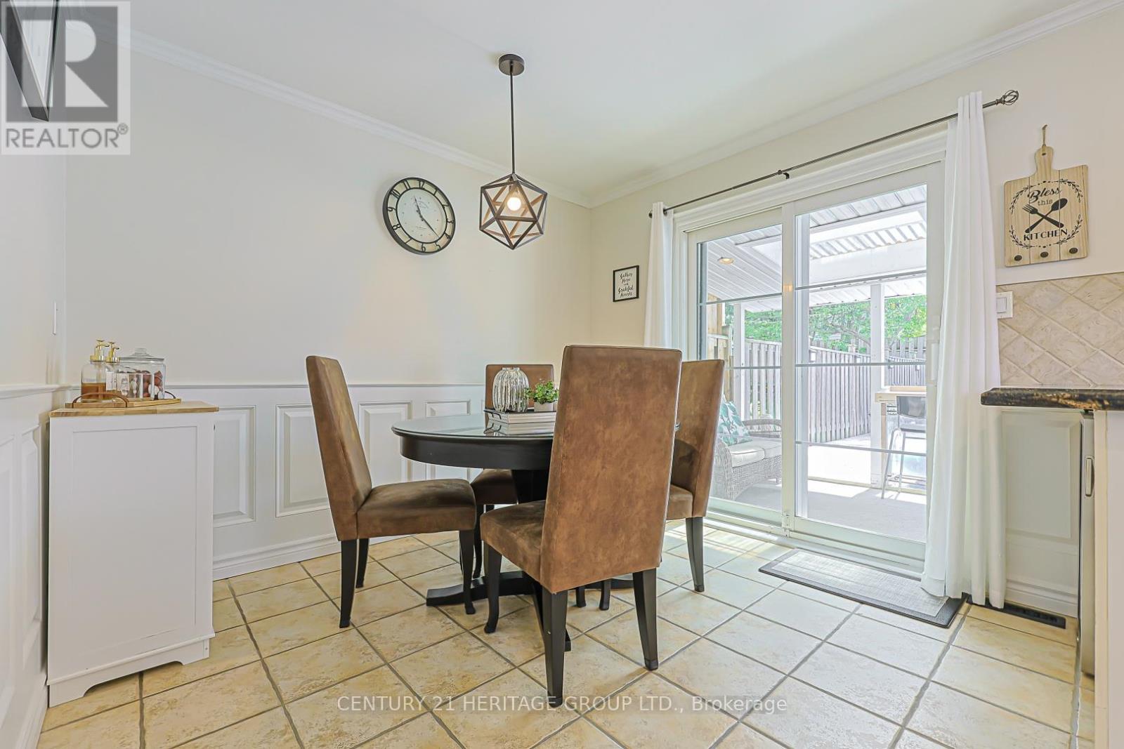 279 Rockway Court, Newmarket, Ontario  L3Y 3M3 - Photo 7 - N13147692