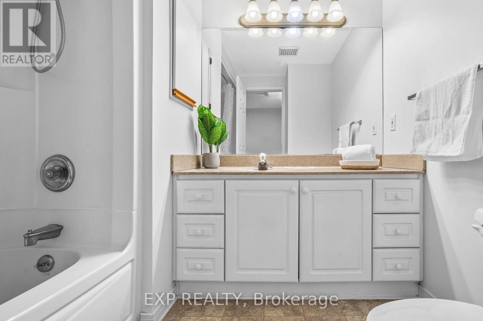 24 Juniper Crescent, Markham, Ontario  L3R 3Z7 - Photo 16 - N13147698