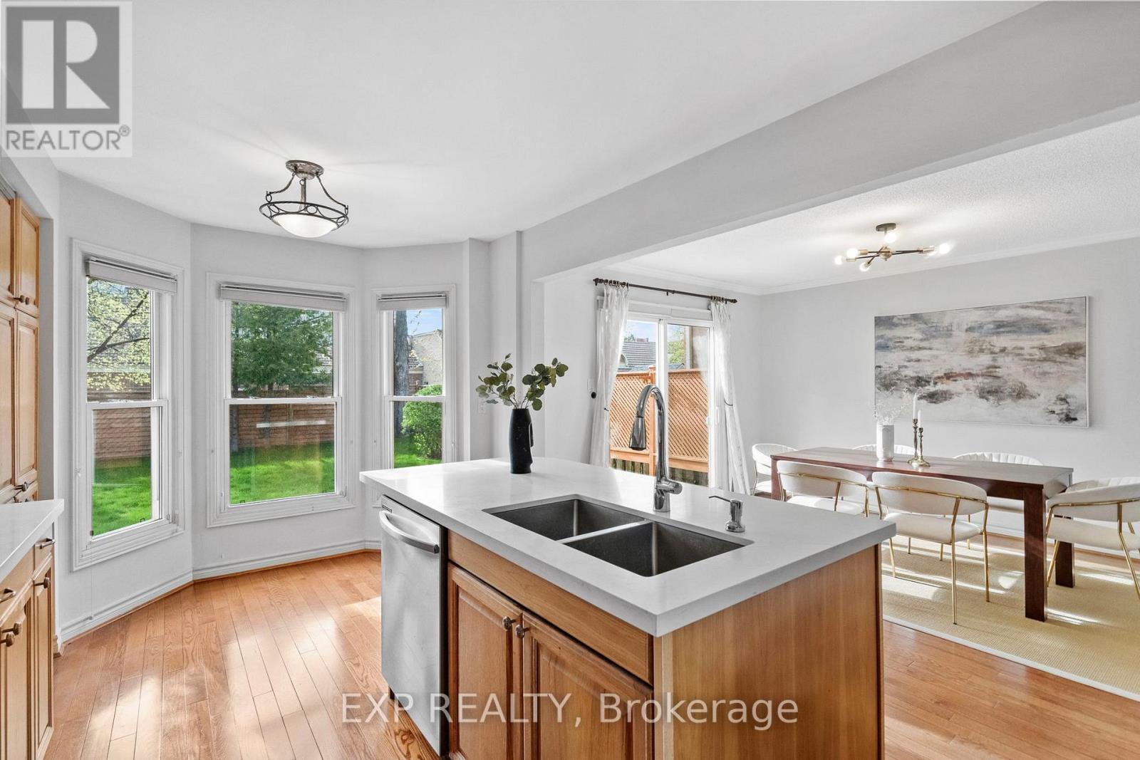 24 Juniper Crescent, Markham, Ontario  L3R 3Z7 - Photo 6 - N13147698