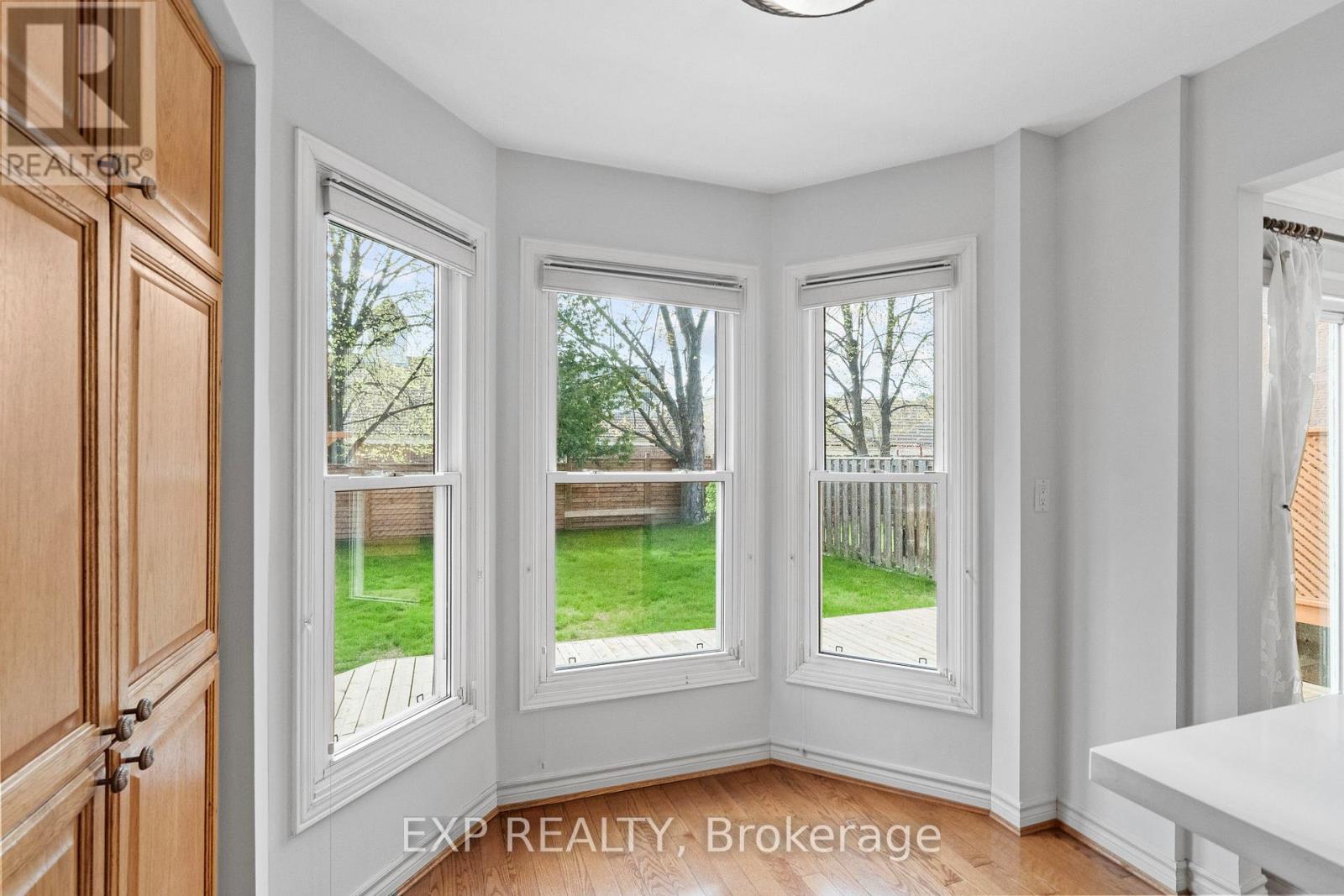 24 Juniper Crescent, Markham, Ontario  L3R 3Z7 - Photo 7 - N13147698