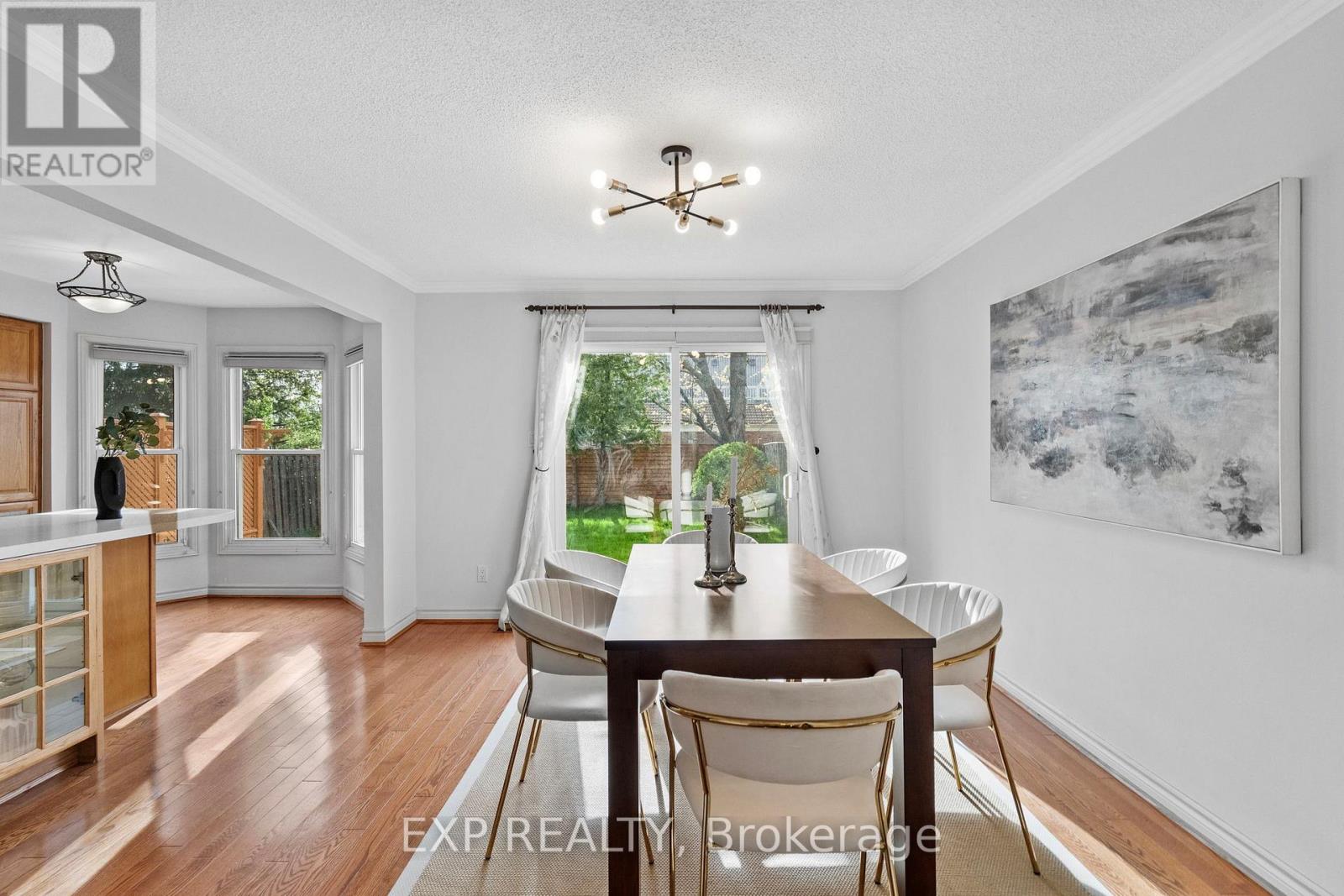 24 Juniper Crescent, Markham, Ontario  L3R 3Z7 - Photo 9 - N13147698