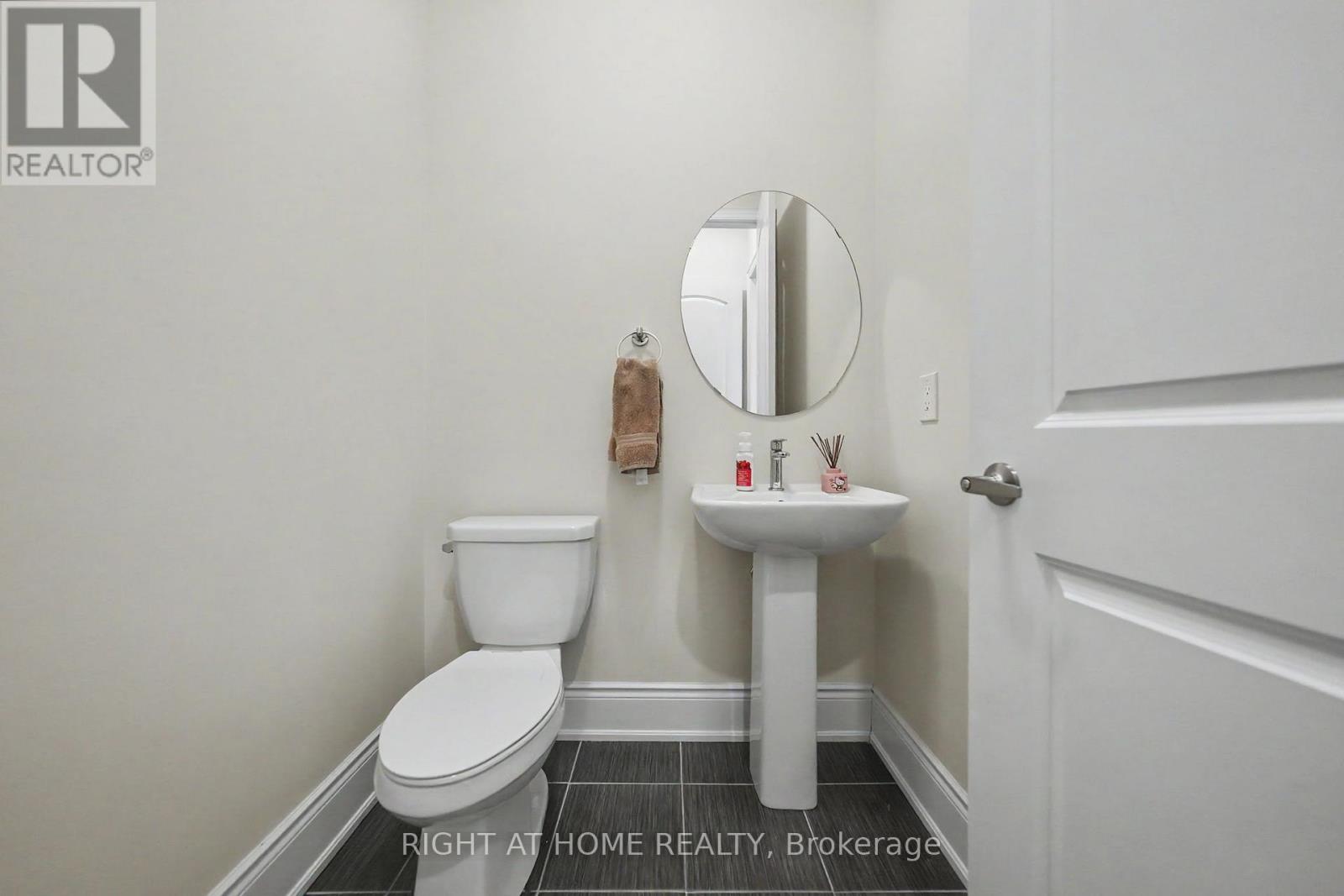 5 Rossini Drive, Richmond Hill, Ontario  L4E 0R6 - Photo 10 - N13147730