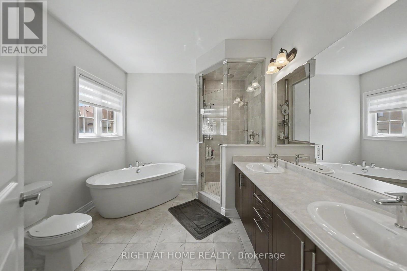 5 Rossini Drive, Richmond Hill, Ontario  L4E 0R6 - Photo 14 - N13147730